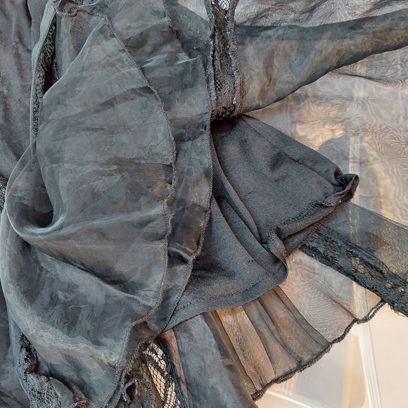 Black Mesh and Lace Coctail Dress - Picture 15 of 16